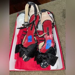Carolina Herrera Ribbon Laced Heels 8 US